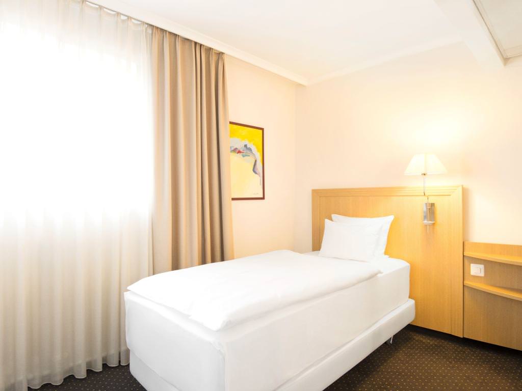 Nh Zurich Airport Hotel