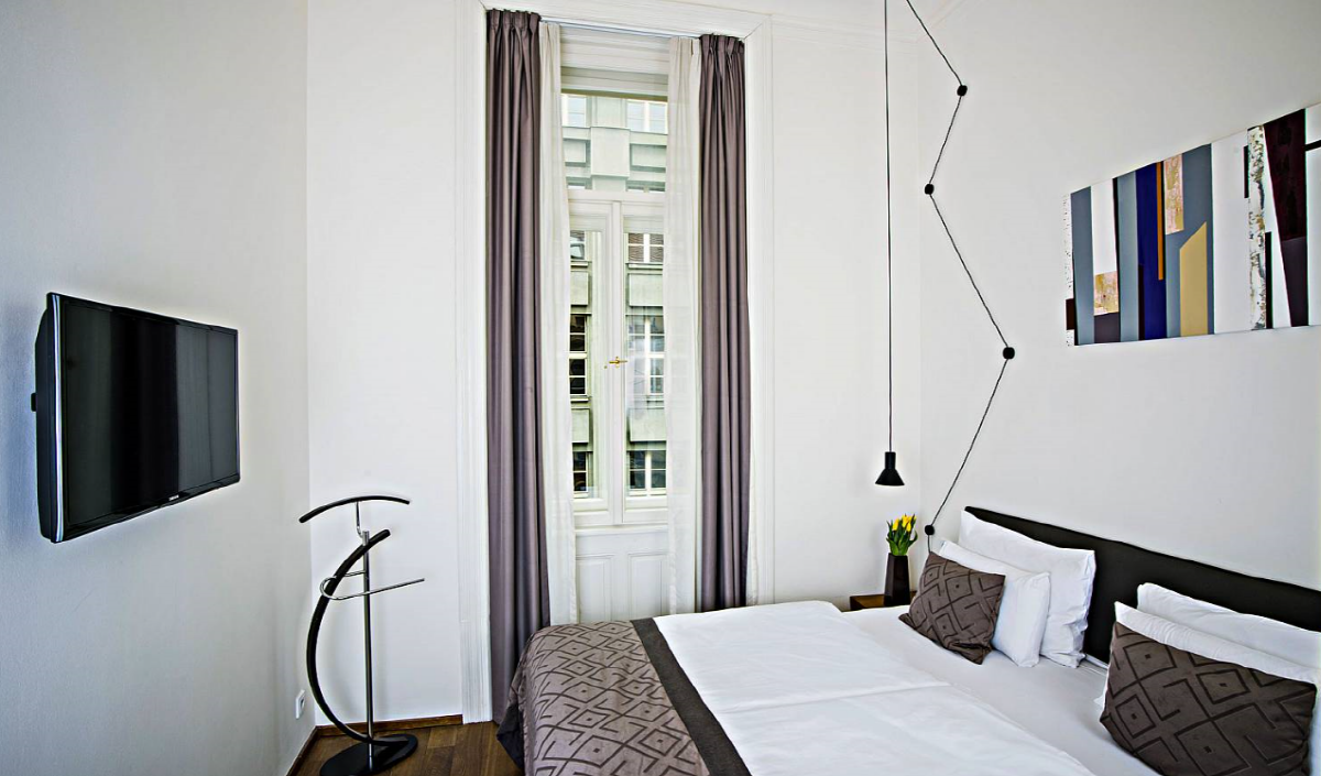 Hotel Golden Crown