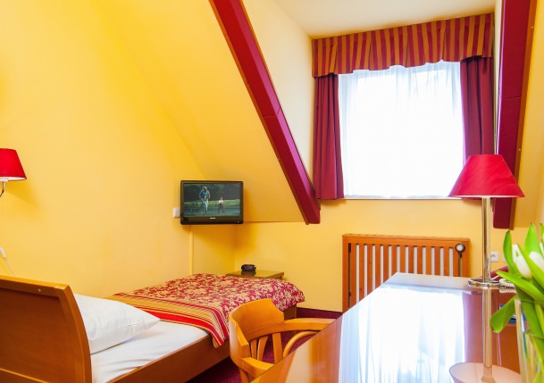 Cloister Inn Hotel