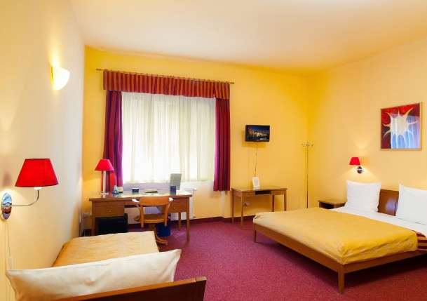 Cloister Inn Hotel