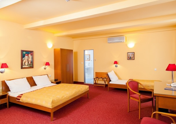 Cloister Inn Hotel