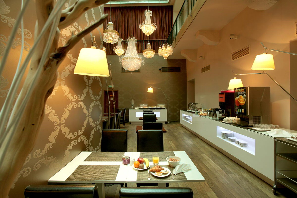Friday Hotel