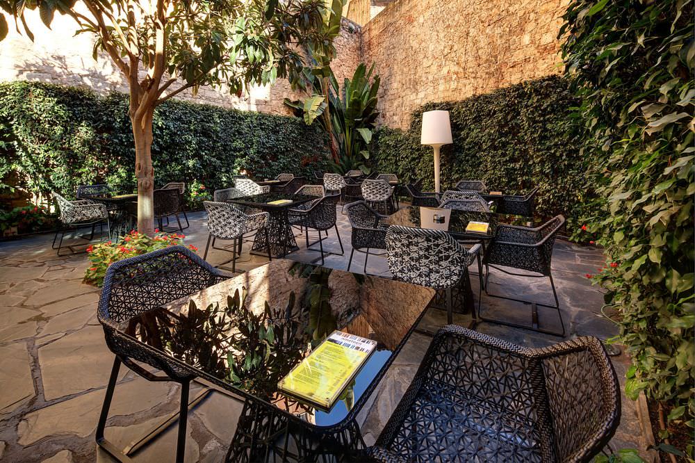 Olivia Plaza Hotel