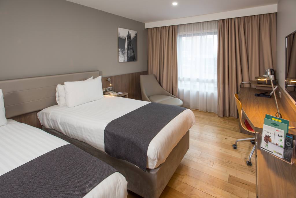Holiday Inn London - West