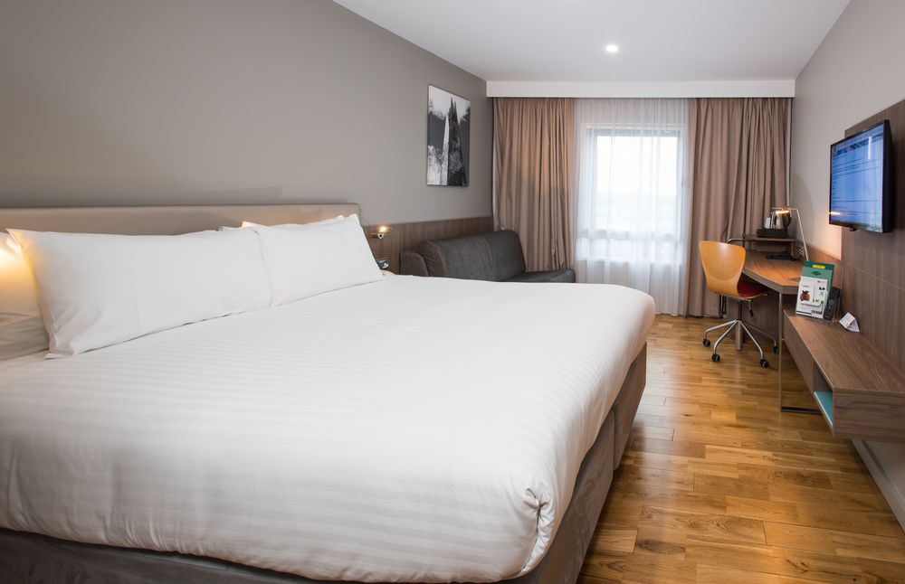 Holiday Inn London - West