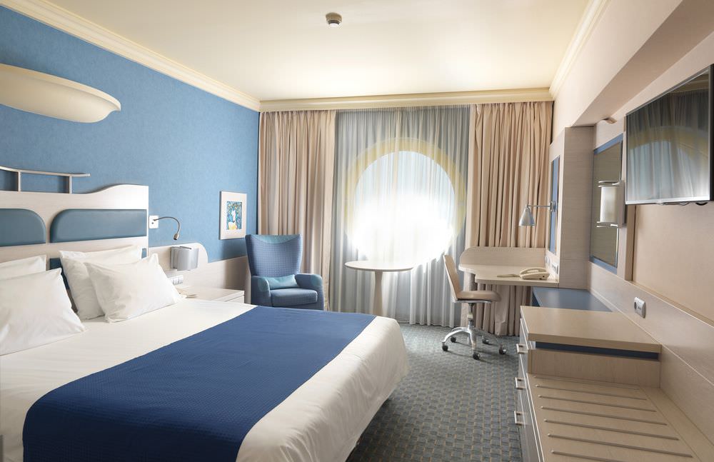 Holiday Inn Athens Attica Av. Airport West