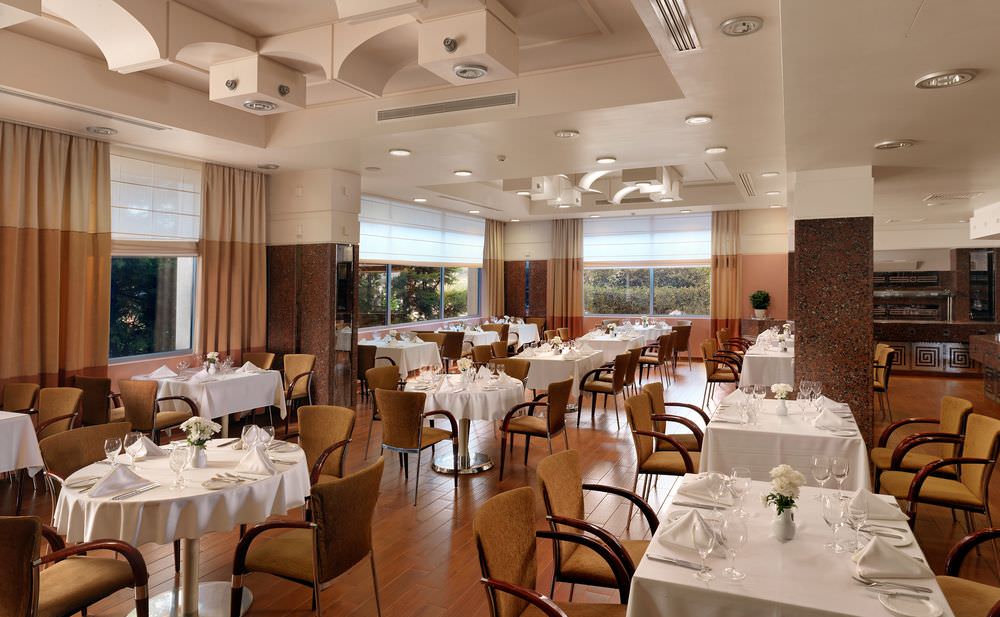Holiday Inn Athens Attica Av. Airport West