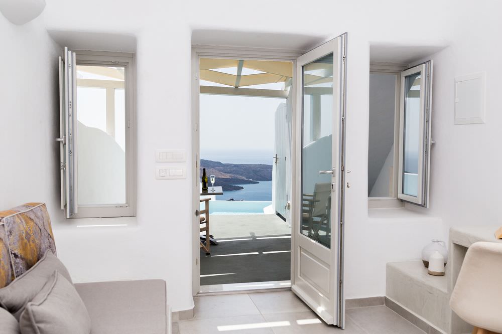Adamant Suites