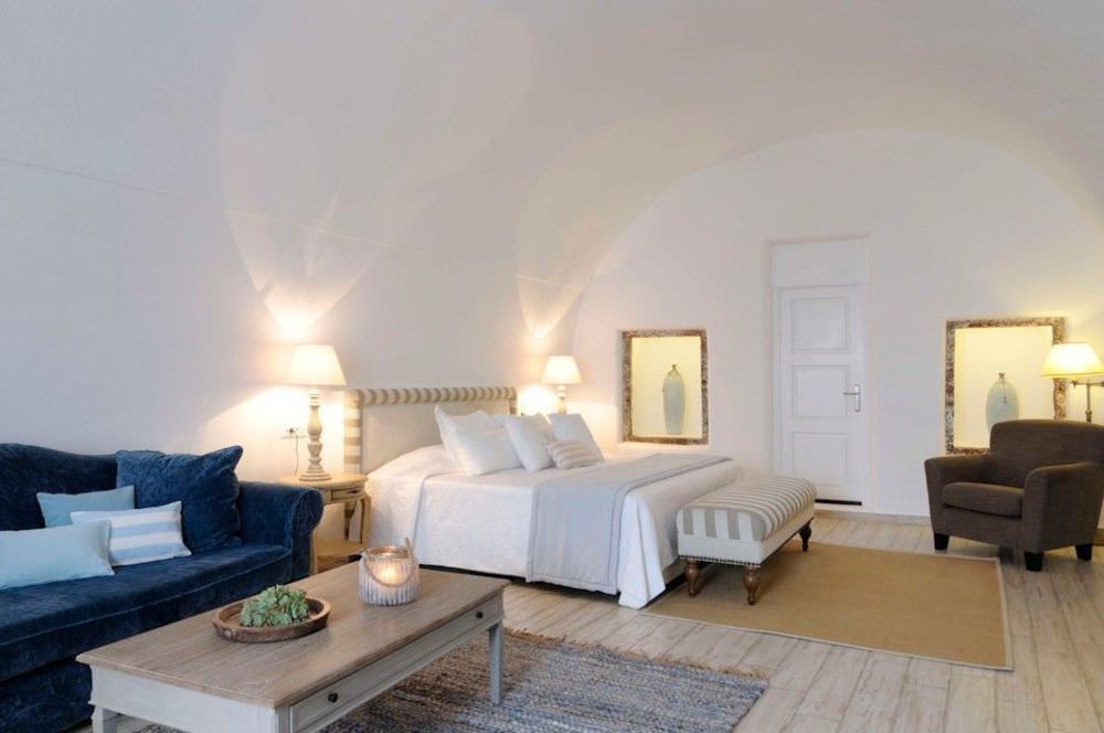 Aqua Luxury Suites