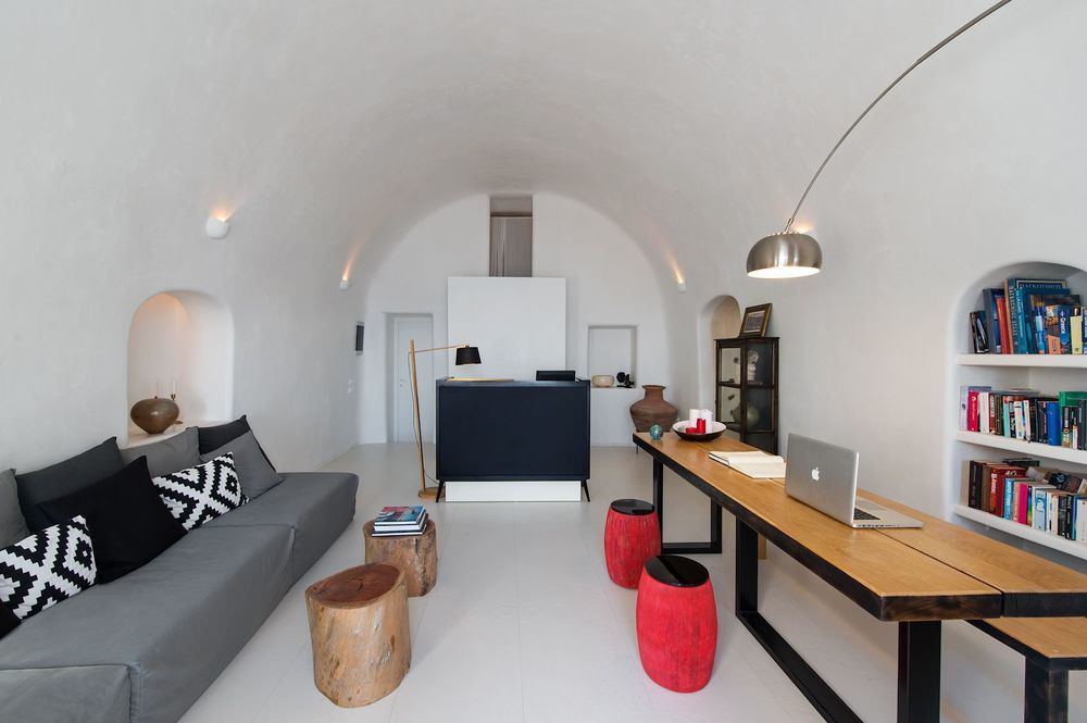 Porto Fira Suites