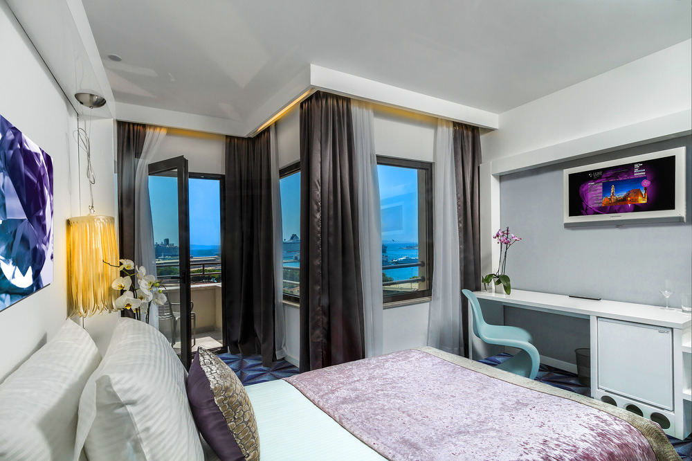 Hotel Luxe