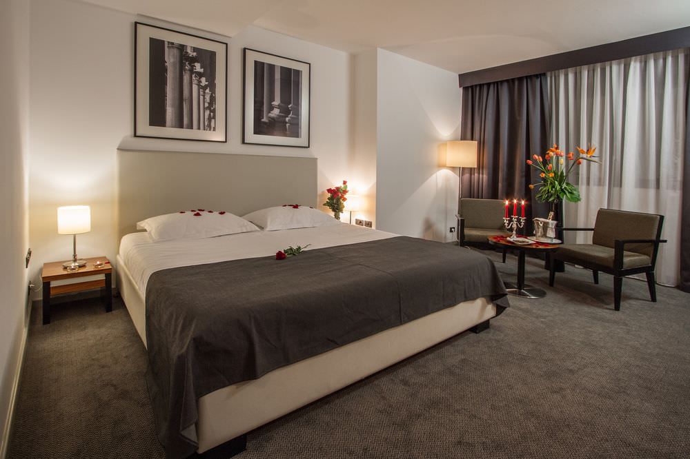 Atrium Hotel