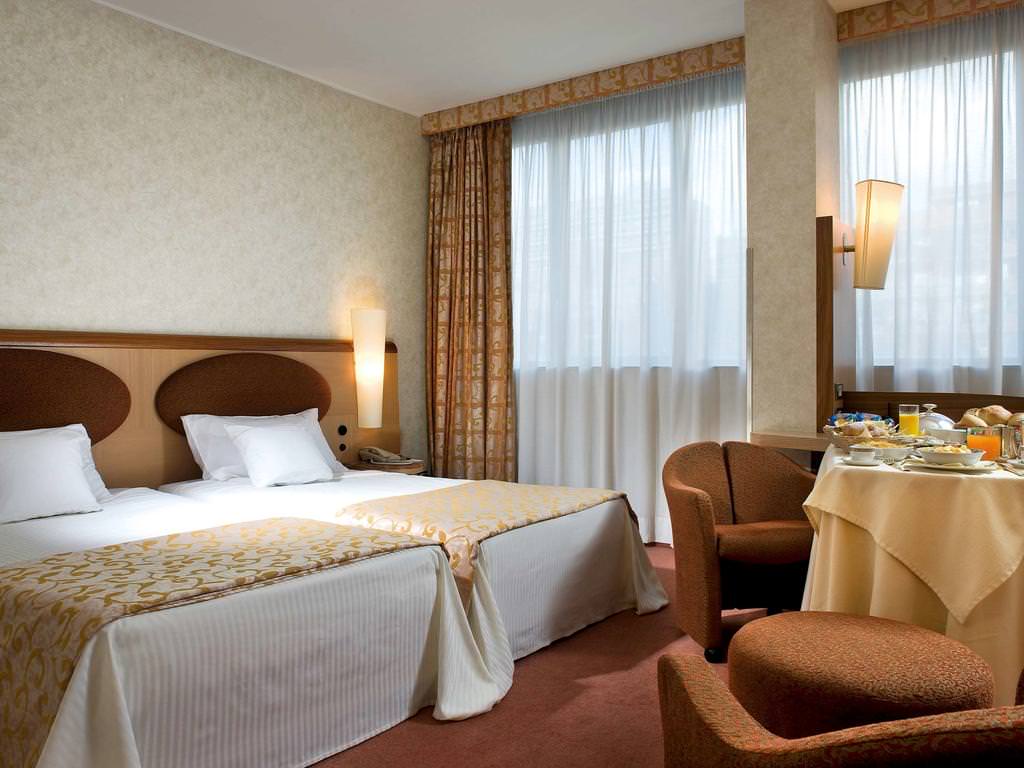 Mercure Roma West