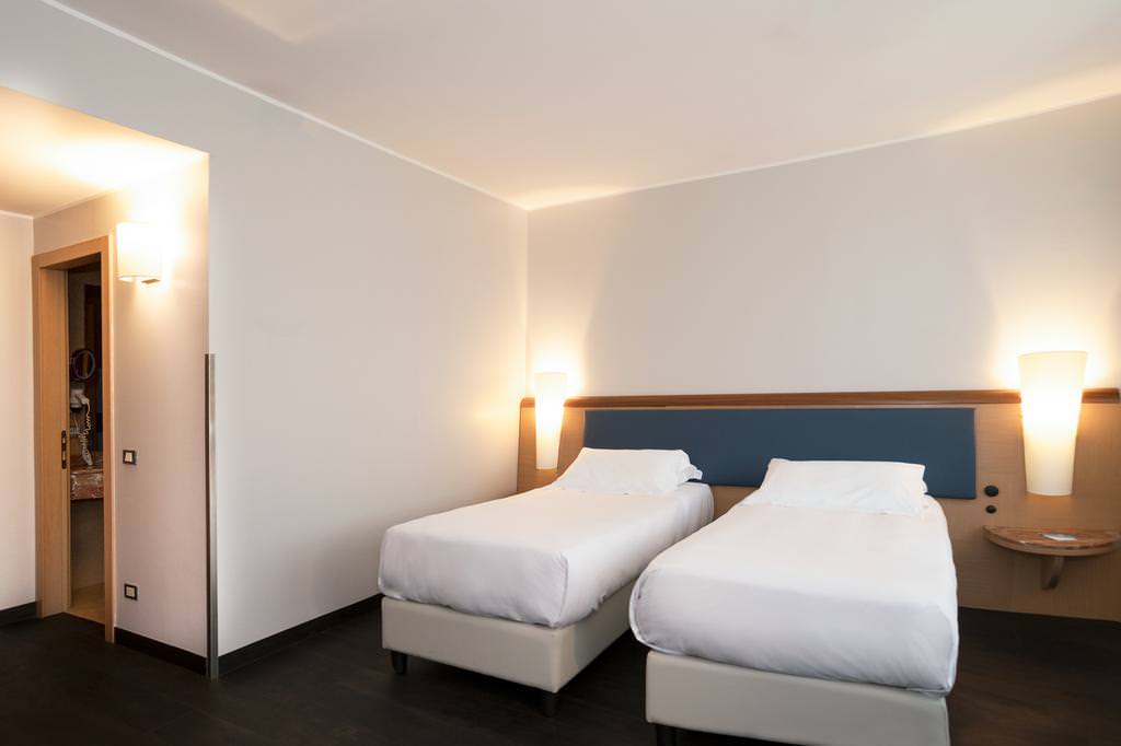 Mercure Roma West