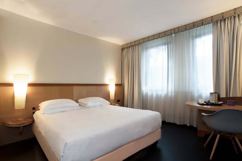 Mercure Roma West