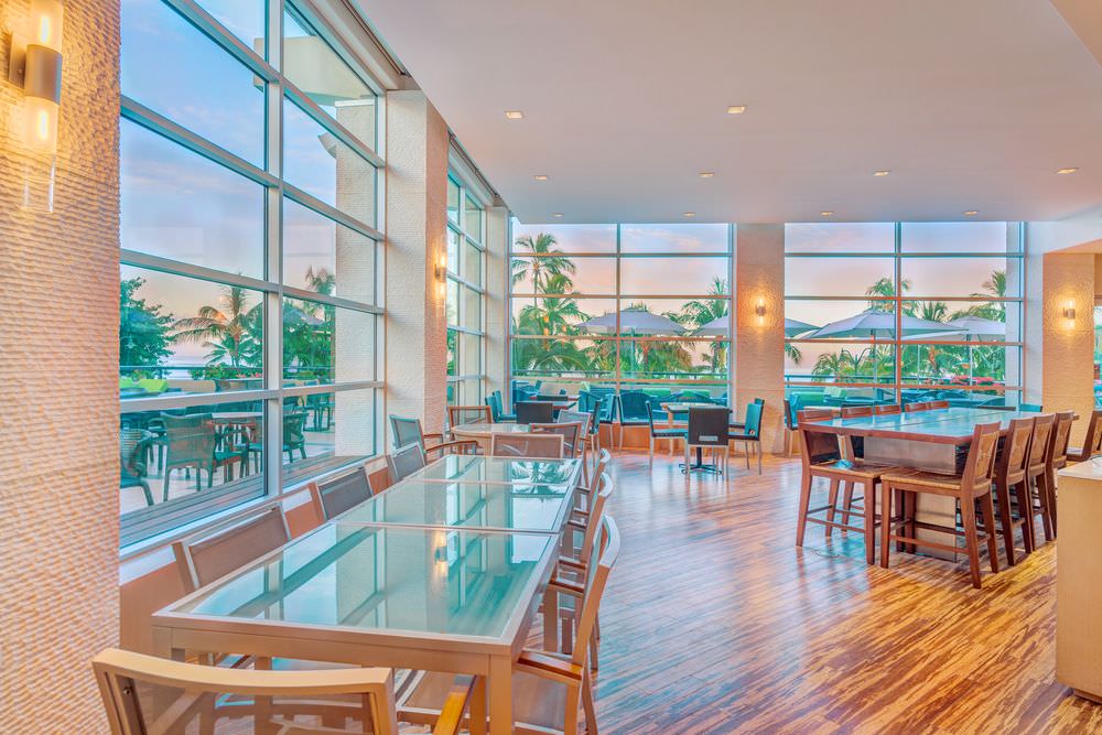 Hyatt Regency Waikiki Beach Resort And Spa
