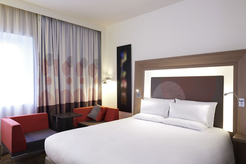 Novotel London West