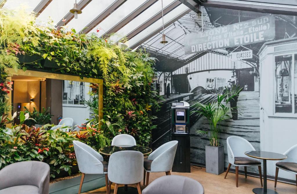 Le Parisis Paris Tour Eiffel