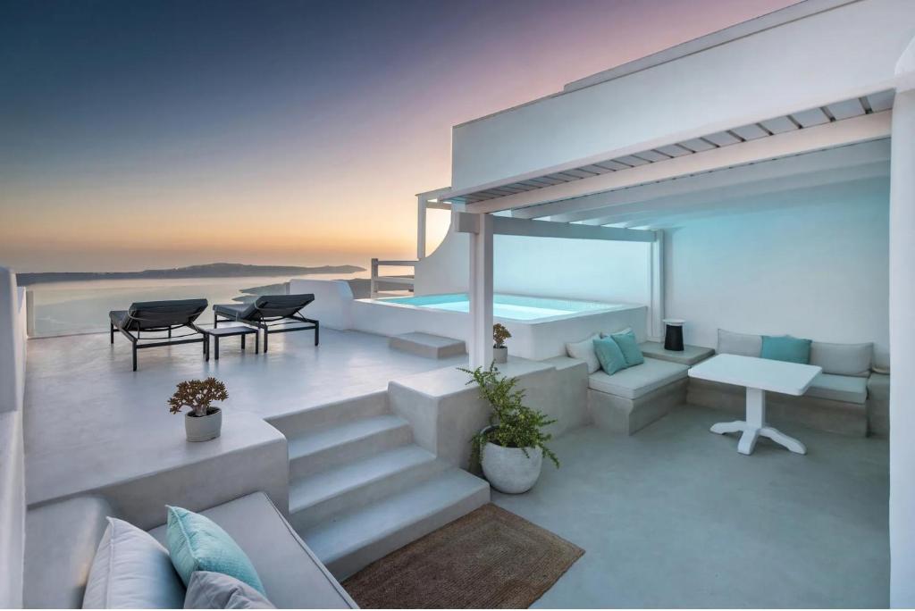 Aqua Luxury Suites - 이메로비글리