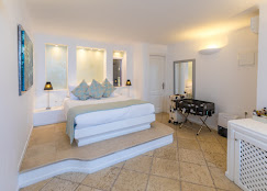 Above Blue Suites - 이메로비글리