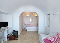 Above Blue Suites - 이메로비글리