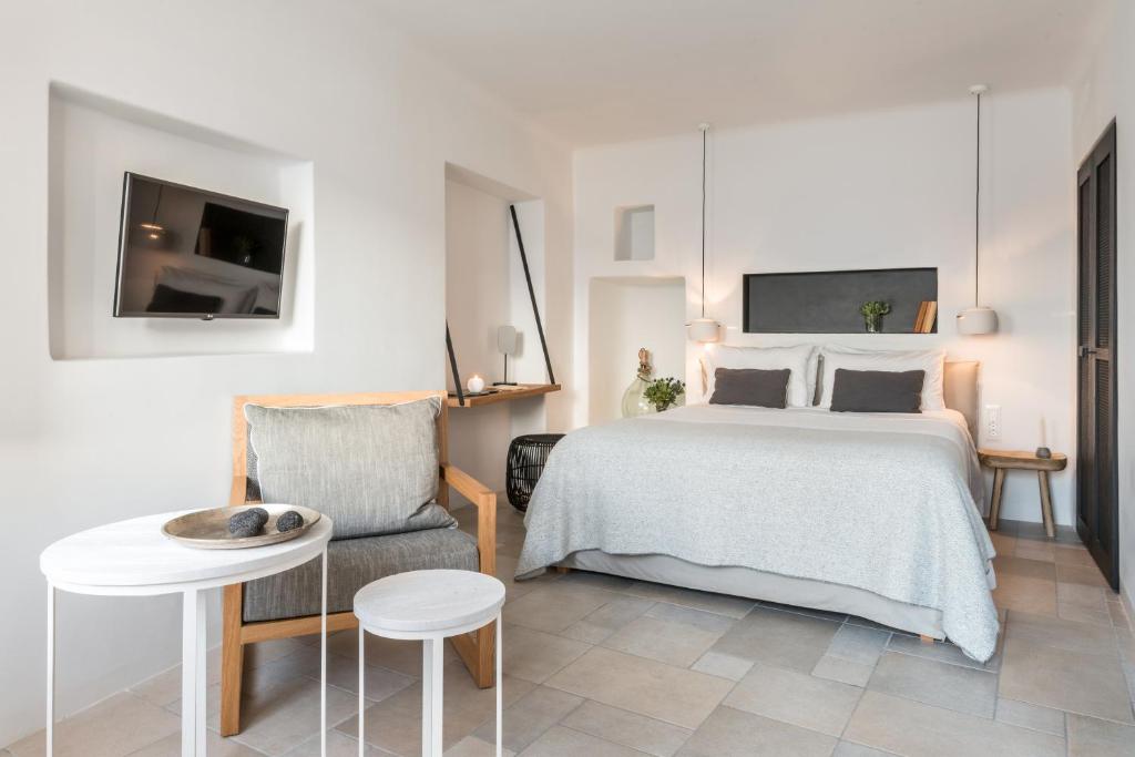 Porto Fira Suites - 피라마을