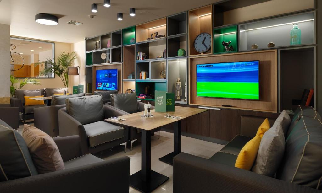 Holiday Inn Athens Attica Av. Airport West