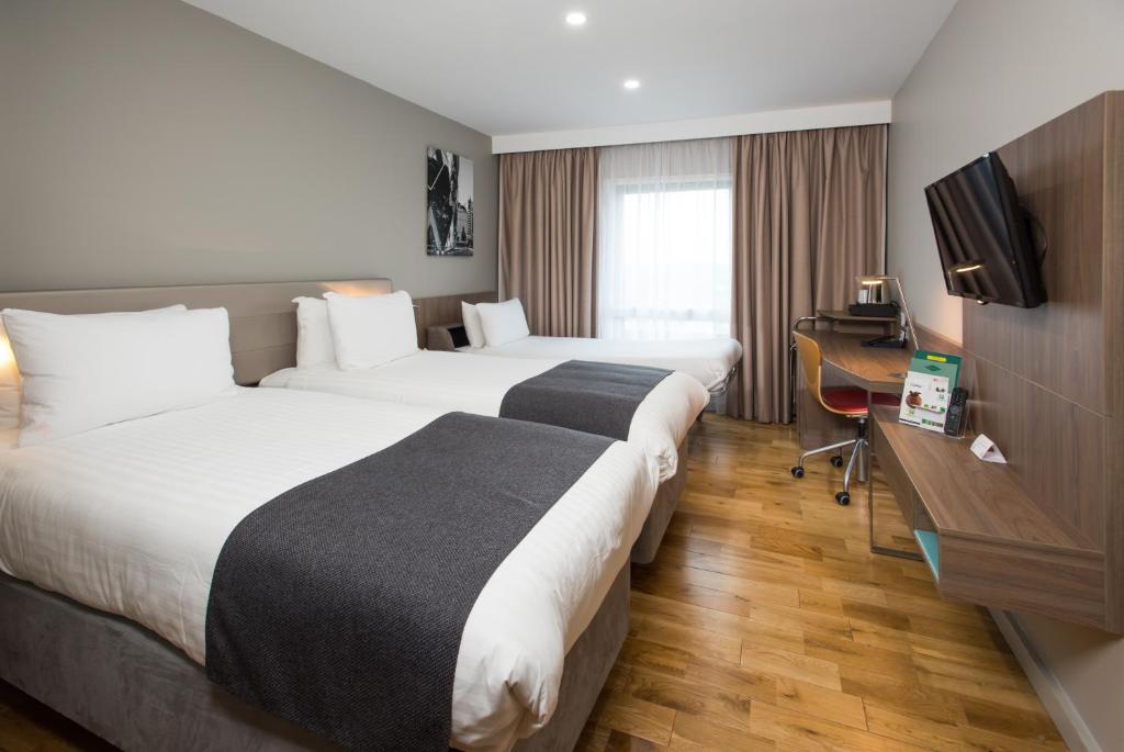 Holiday Inn London - West