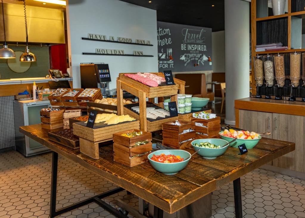 Holiday Inn London - West