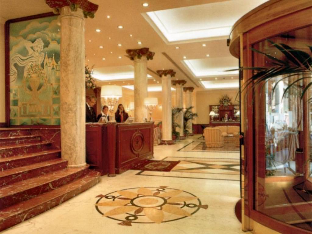 Andreola Central Hotel